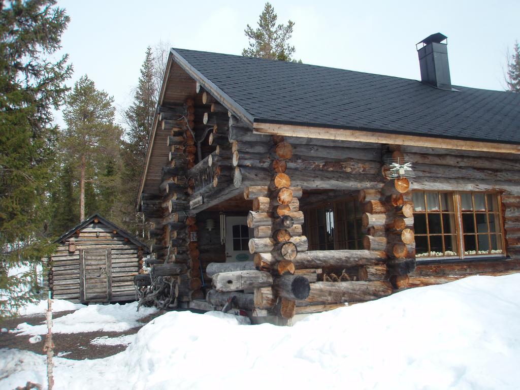 Holiday home Yllaeshilla Akaslompolo
