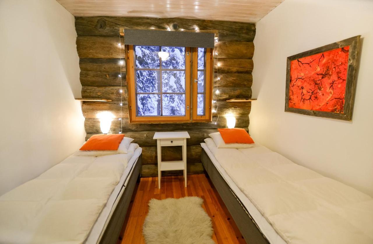 Holiday home Yllaeshilla Akaslompolo